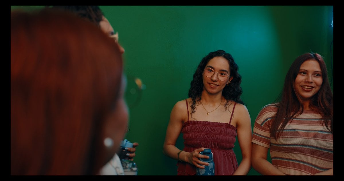 绿幕前的电影感合影