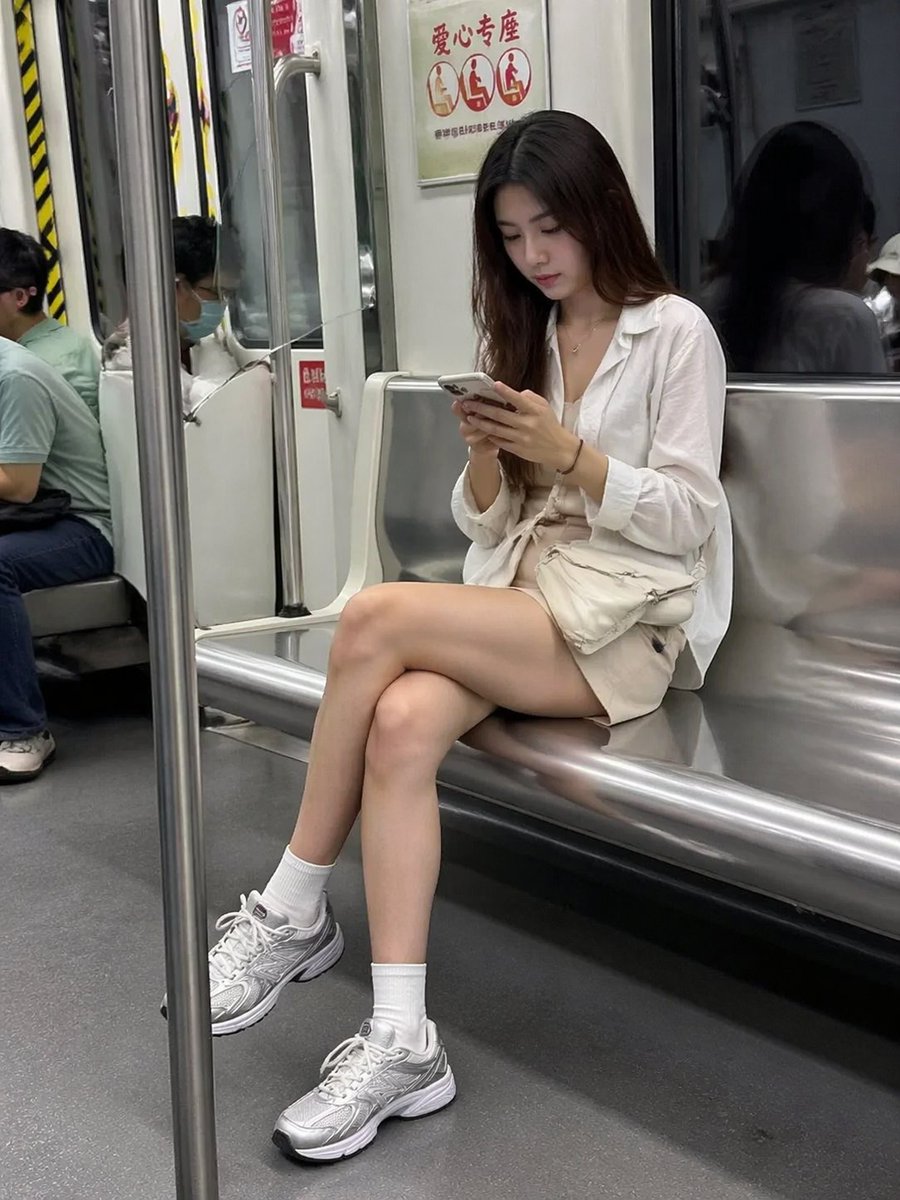 地铁抓拍手机摄影